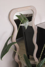 Afbeelding in Gallery-weergave laden, Wave hangspiegel