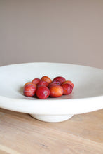Afbeelding in Gallery-weergave laden, Handmade tadelakt salad bowl on foot | Ø45cm