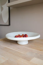 Afbeelding in Gallery-weergave laden, Handmade tadelakt salad bowl on foot | Ø45cm