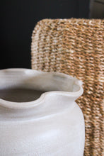 Afbeelding in Gallery-weergave laden, Handgemaakte mediterrane plantenpot | Beige