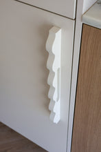 Afbeelding in Gallery-weergave laden, Handmade Wave Handles | different sizes

