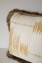 Afbeelding in Gallery-weergave laden, Larsen Butter Yellow Cushion
