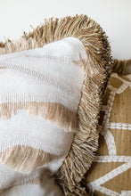 Afbeelding in Gallery-weergave laden, Larsen Linn Cushion
