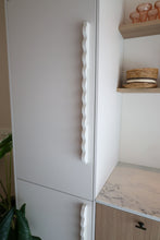 Afbeelding in Gallery-weergave laden, Handmade Wave Handles | different sizes
