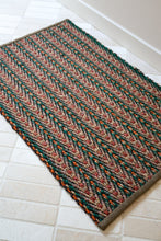 Afbeelding in Gallery-weergave laden, TERRA GREEN RUG | 65 x 90 CM | CUSTOM SIZE
