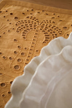 Afbeelding in Gallery-weergave laden, Placemat palmthree butter yellow
